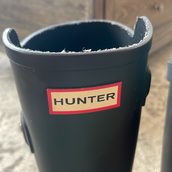 Hunter rain boots. Woman’s size 7 , tall - Picture 9 of 10